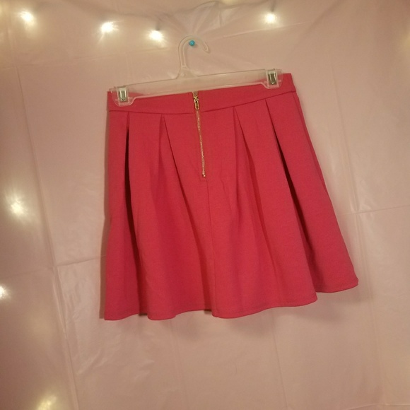 *SALE* Pink Pleated Skirt - Picture 2 of 2