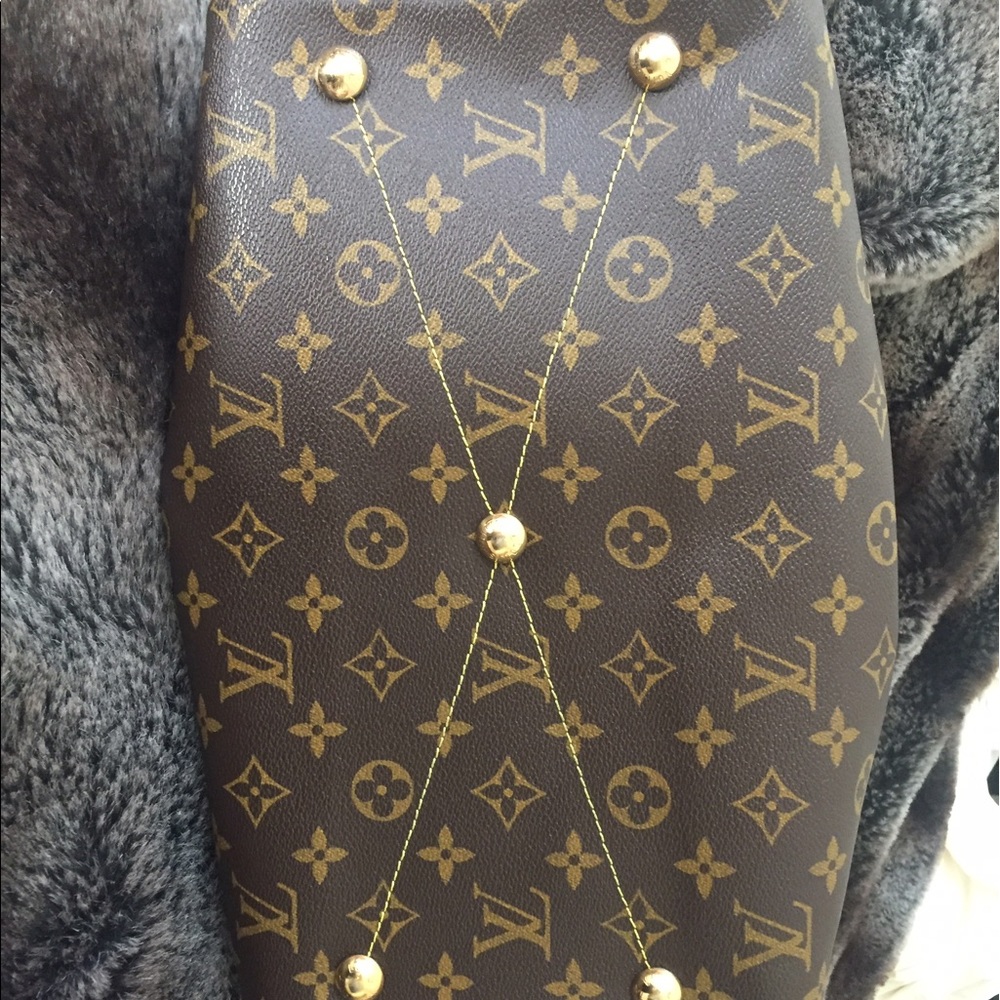 SOLD Louis Vuitton tivoli gm - Picture 3 of 8