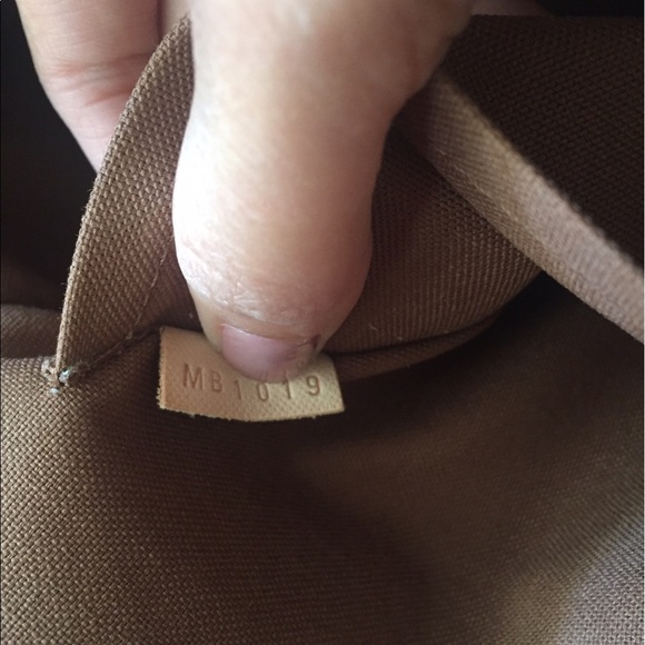 SOLD Louis Vuitton tivoli gm - Picture 6 of 8