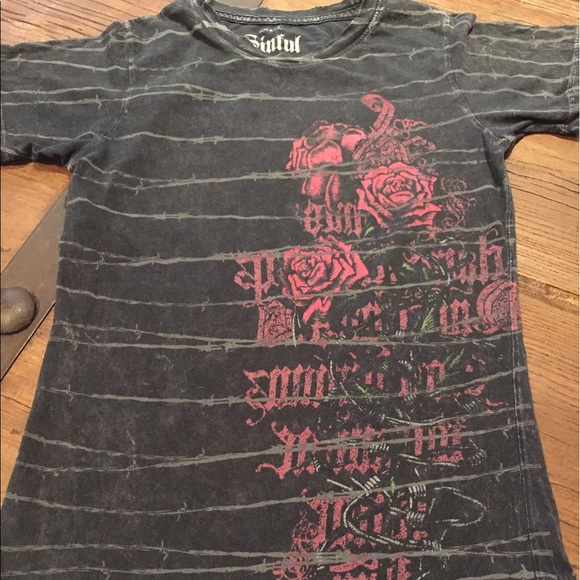Distressed SINFUL Tee / Tshirt - Picture 4 of 4