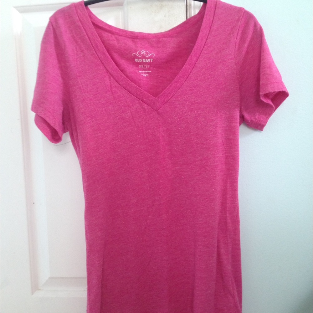 Old Navy pink t-shirt