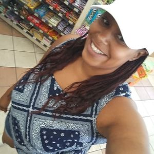 Meet your Posher, Tenisha