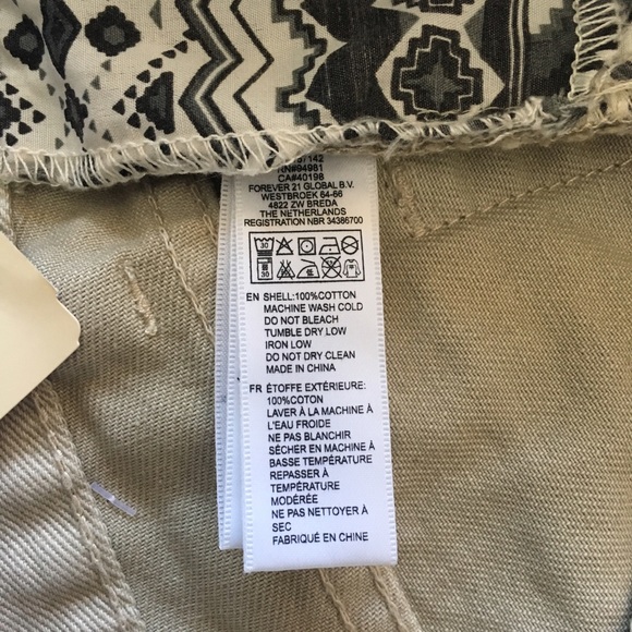 🍄Forever 21 Shorts🍄 - Picture 6 of 8