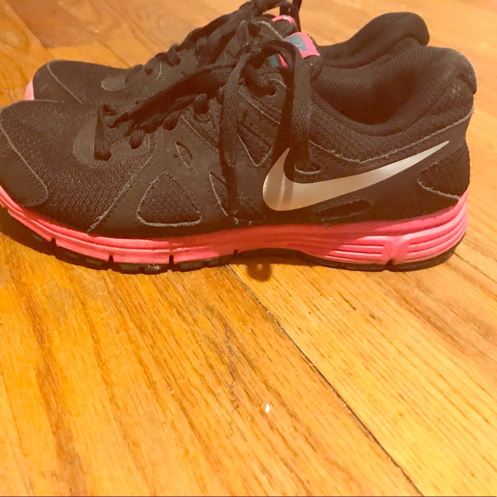 Nike sneakers (price can be negotiated)