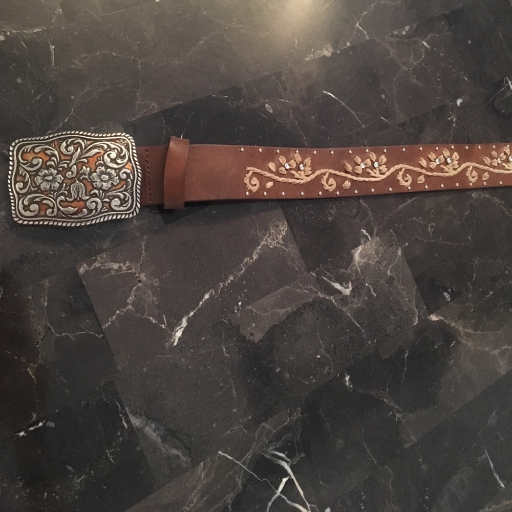 Floral leather belt