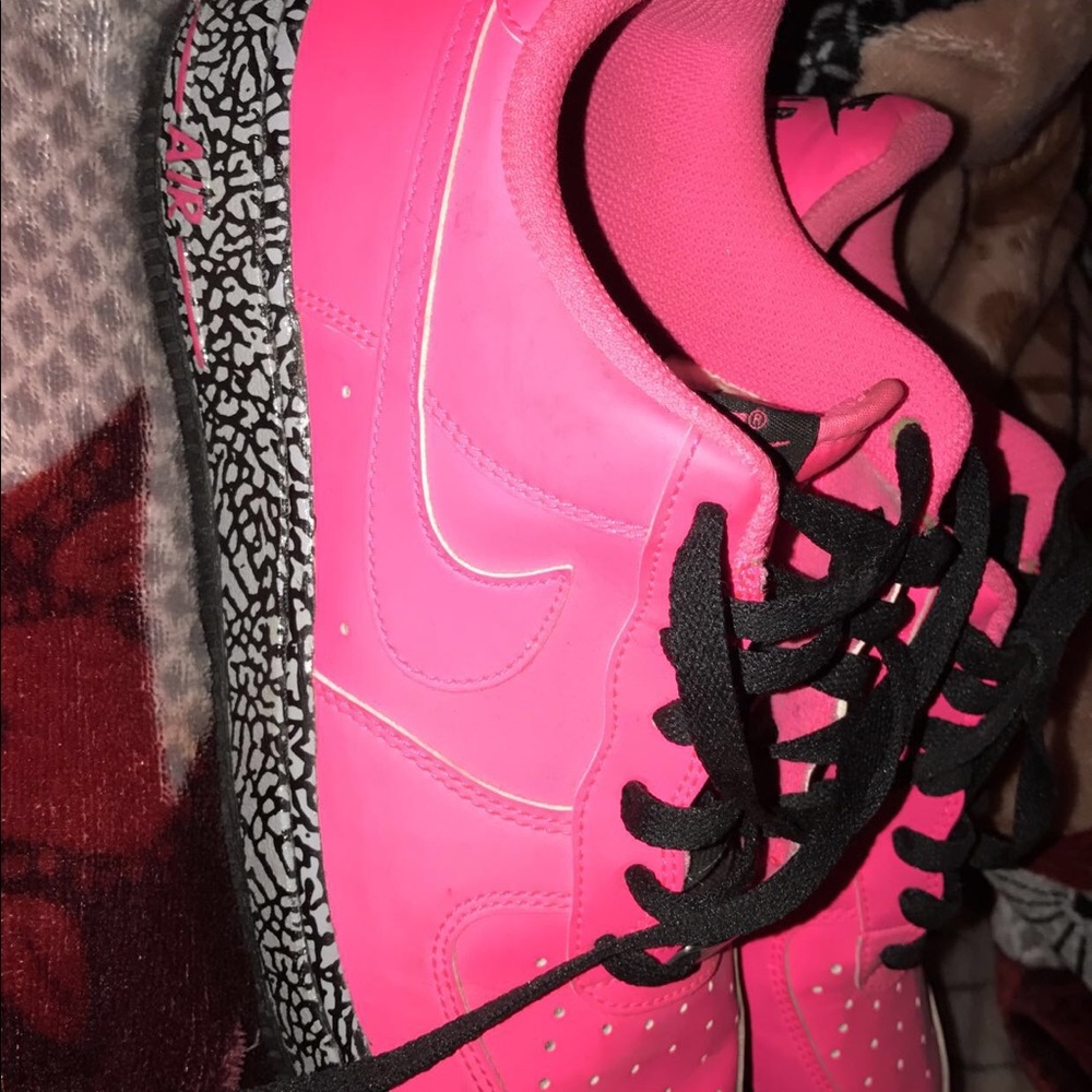 Pink pair of forces