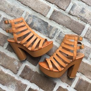 Qupid chunky heel platform sandal