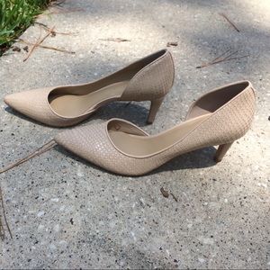 Great condition! Ann Taylor Nude Heels
