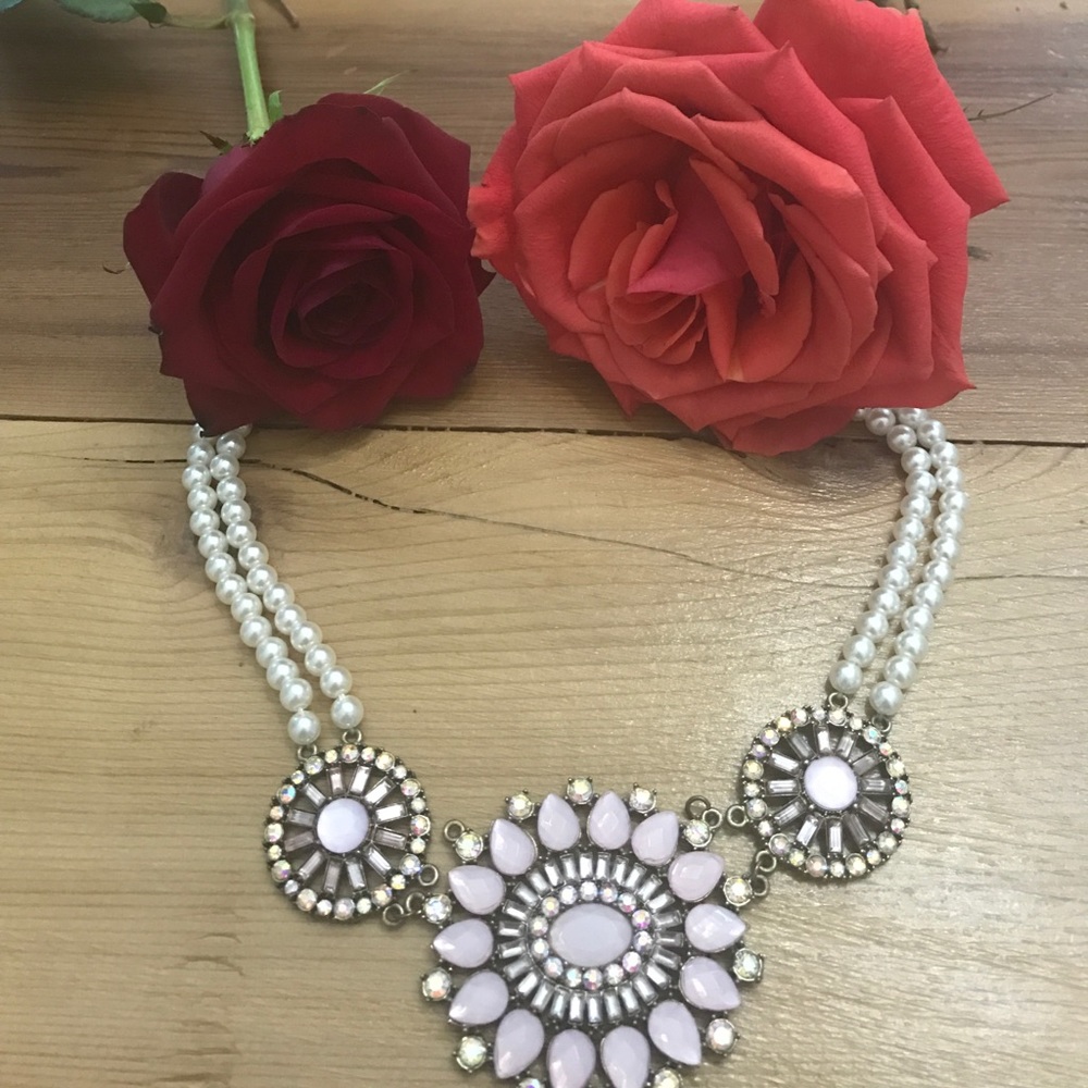 Statement necklace
