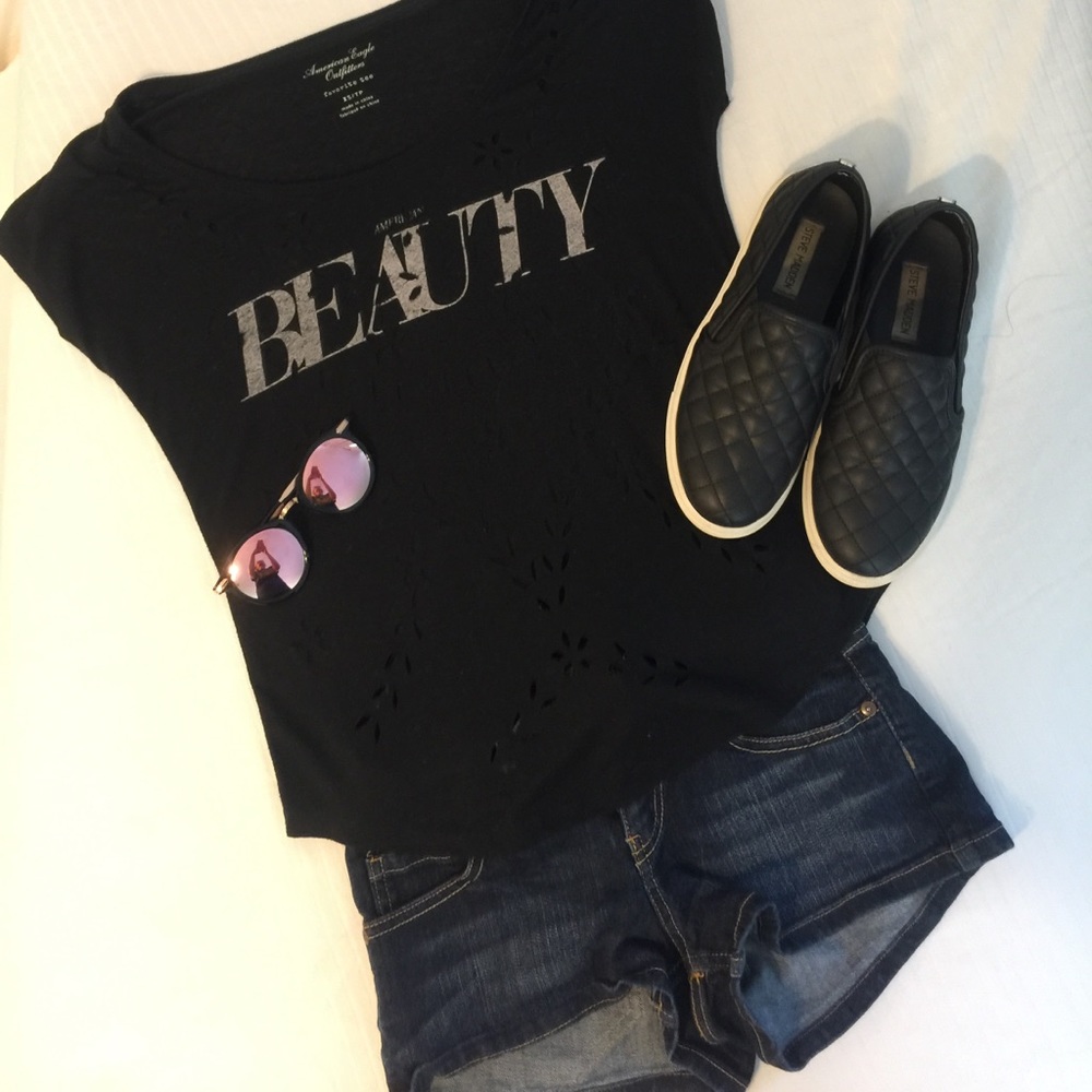 American Eagle Beauty Tee Size XS