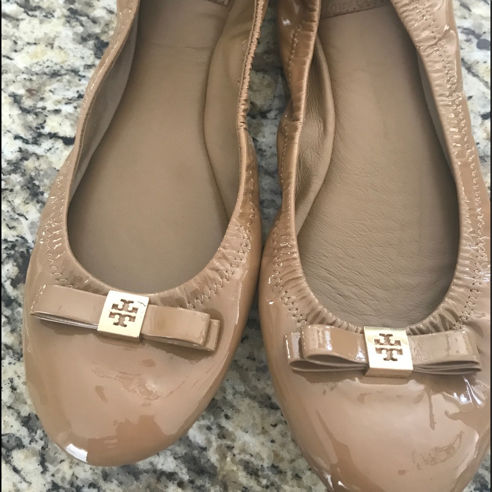 Tory butch ran patent women's 8 flats