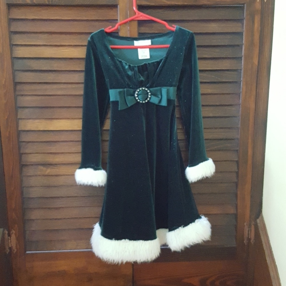 A little girls xmas dress