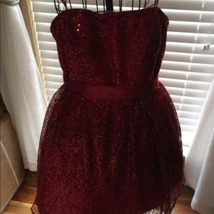 JUNIOR SIZE 5 RED SEQUINED DRESS