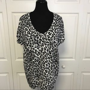 Ava & Viv Cheetah Print V-Neck Tee