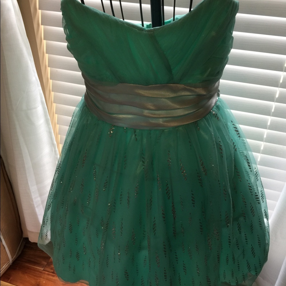JUNIOR SIZE 7/8 SPECIAL OCCASION DRESS