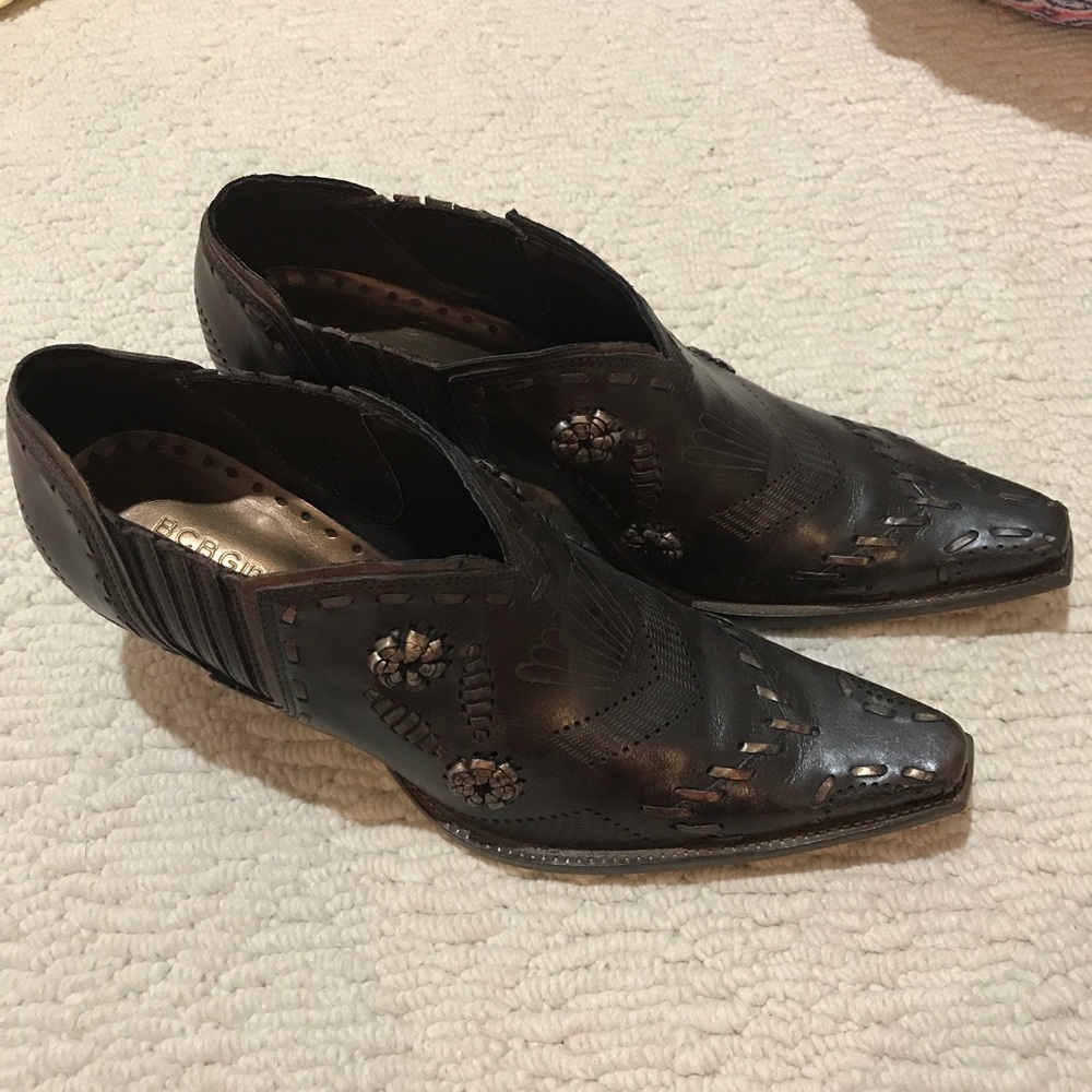 BCBG Girls low cut cowboy boot