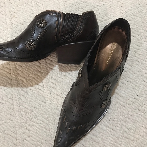 BCBG Girls low cut cowboy boot - Picture 3 of 3