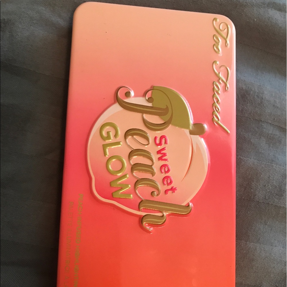 Too Faced Sweet Peach Glow