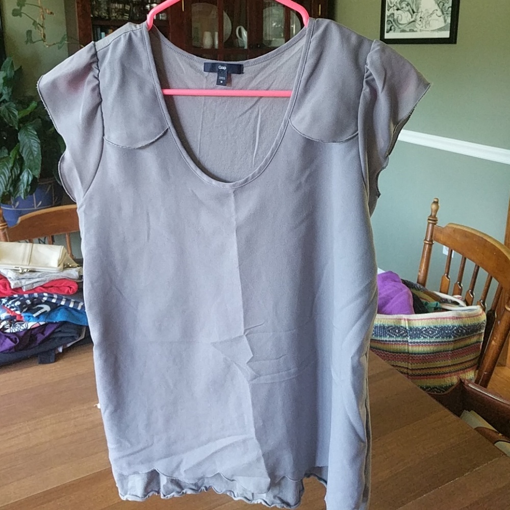 Light grey Gap tee with ruffle overlay