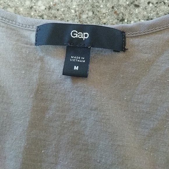 Light grey Gap tee with ruffle overlay - Picture 2 of 6