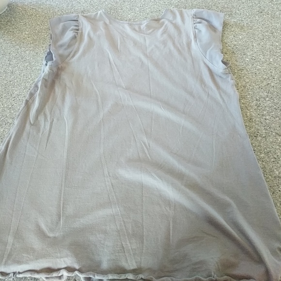 Light grey Gap tee with ruffle overlay - Picture 6 of 6