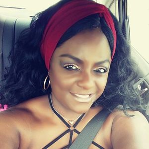 Meet your Posher, Torri