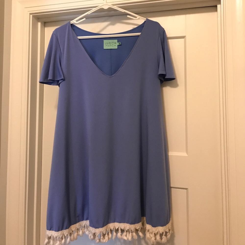Flutter sleeve dress