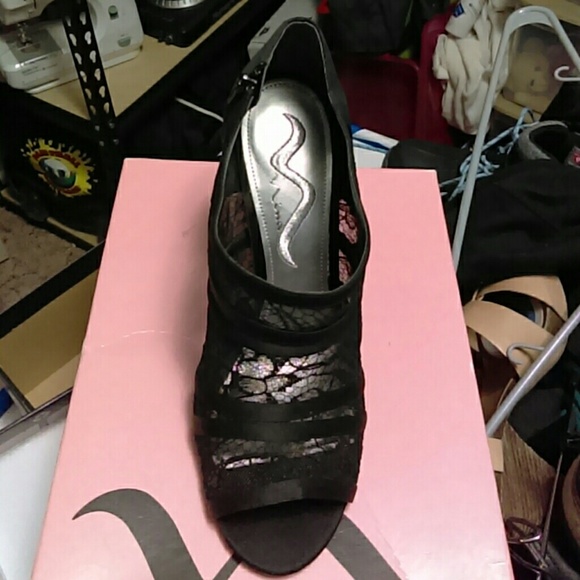 New Shoes, worn three times . Sexy For Dates - Picture 2 of 3