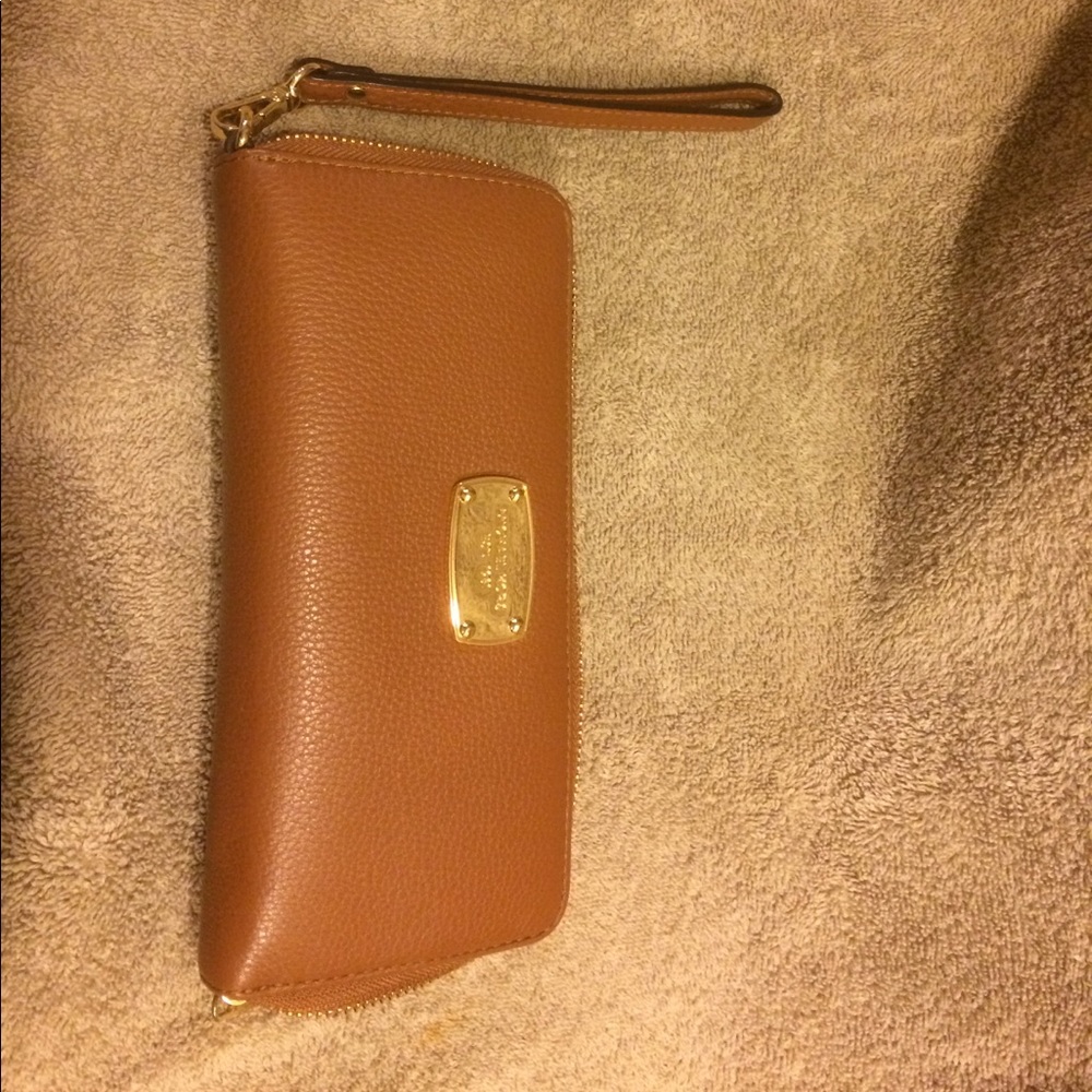Michael Kors wallet/wristlet