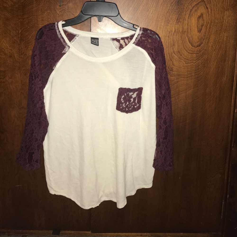 A shirt I've never worn, it was to small for me.