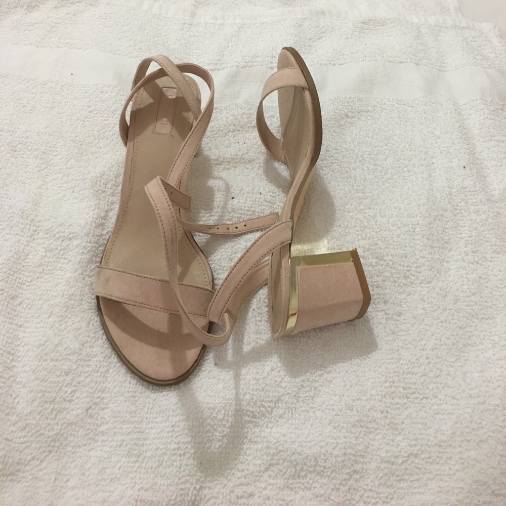 Sandal - Picture 2 of 4