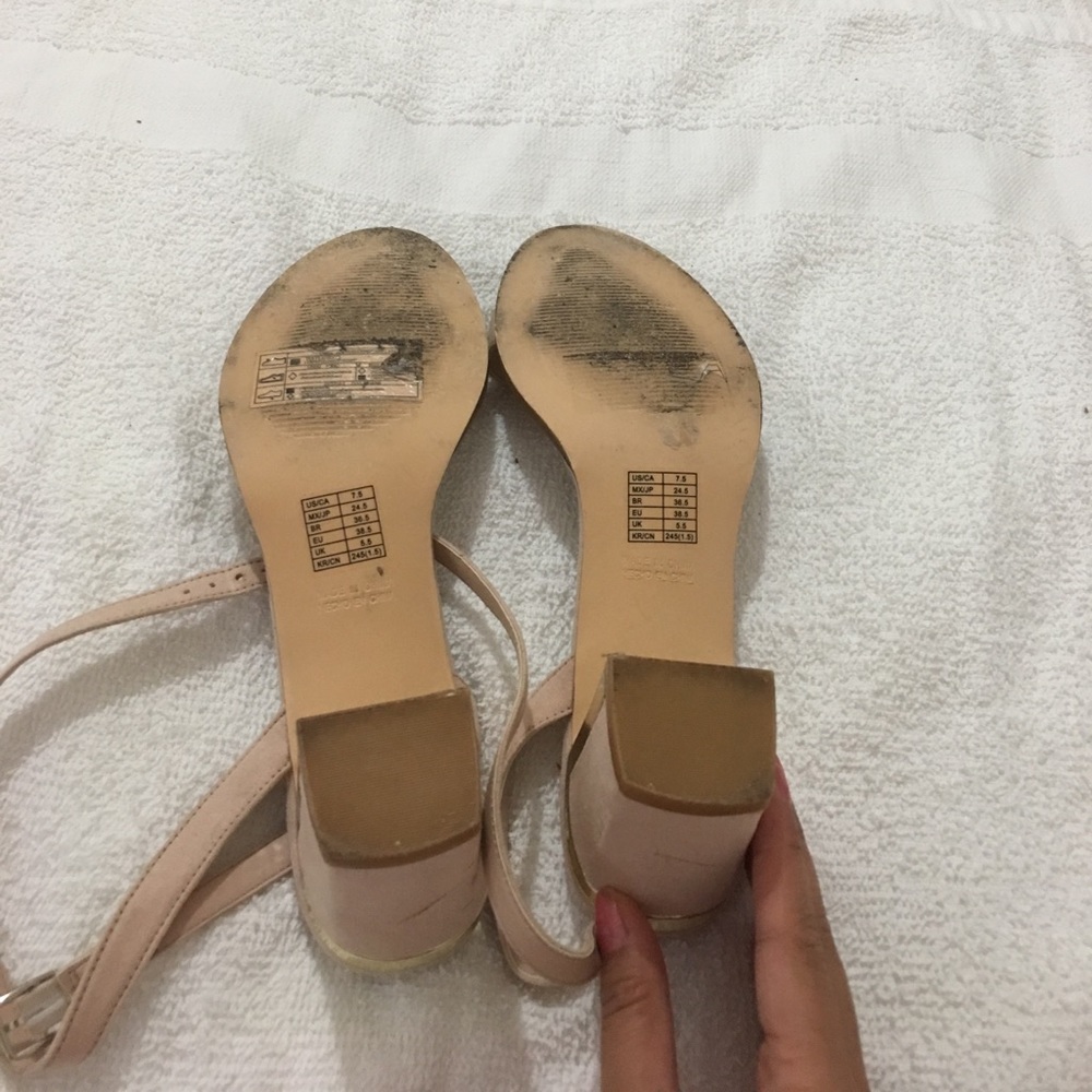 Sandal - Picture 4 of 4