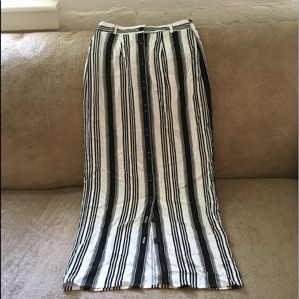 Forever 21 stripe button front maxi skirt NWOT