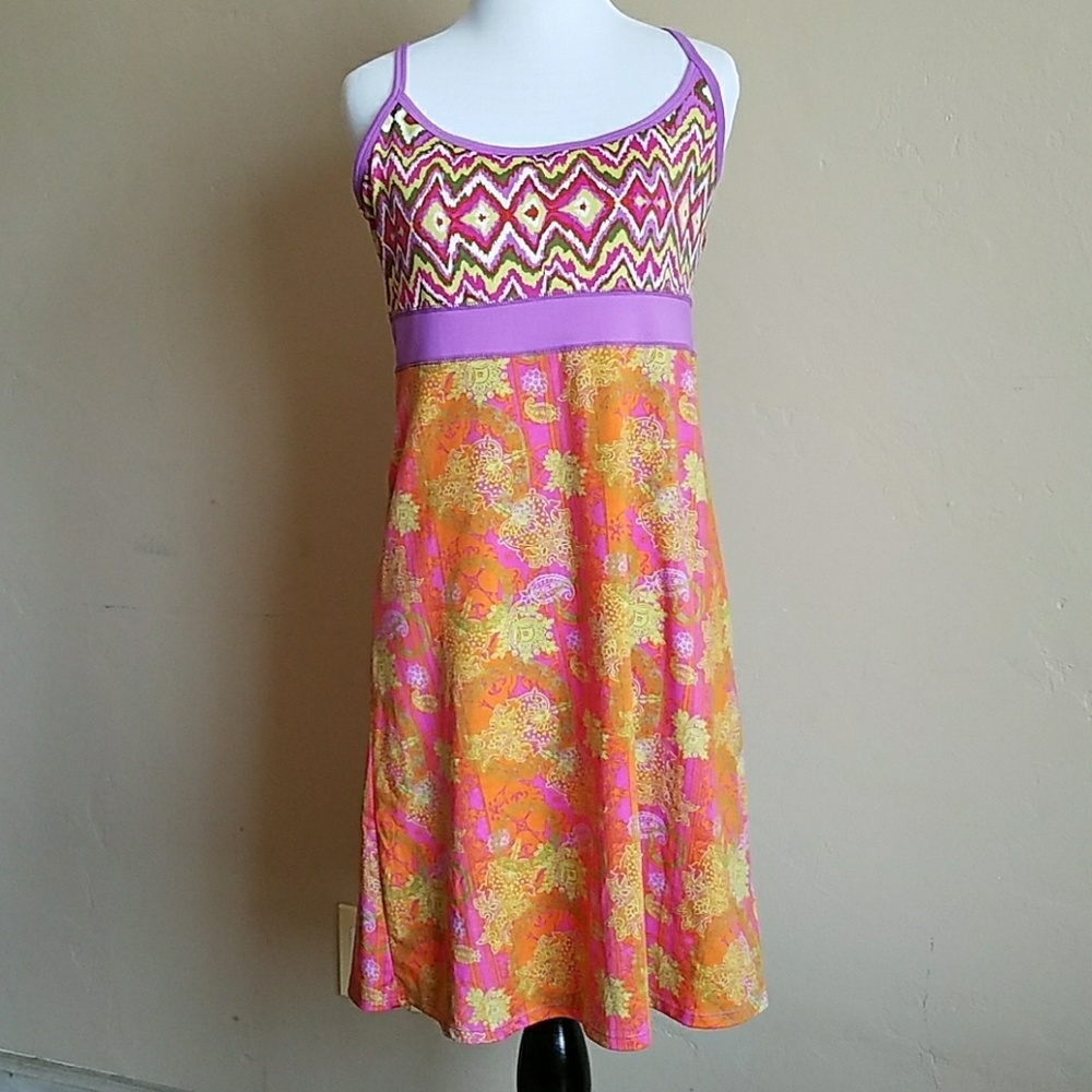 Lola sports dress size M