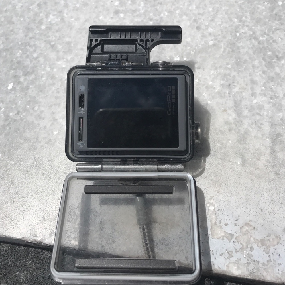 GoPro Hero Plus Action Camera - Picture 3 of 4