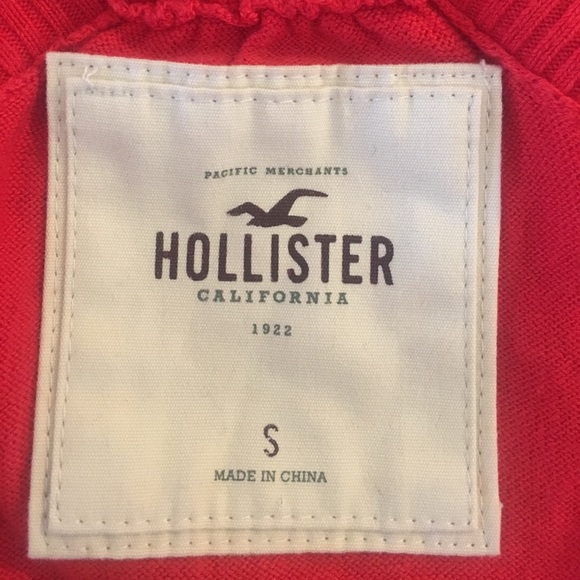 ⬇️Hollister Embellished Boyfriend Sweater - Picture 3 of 3