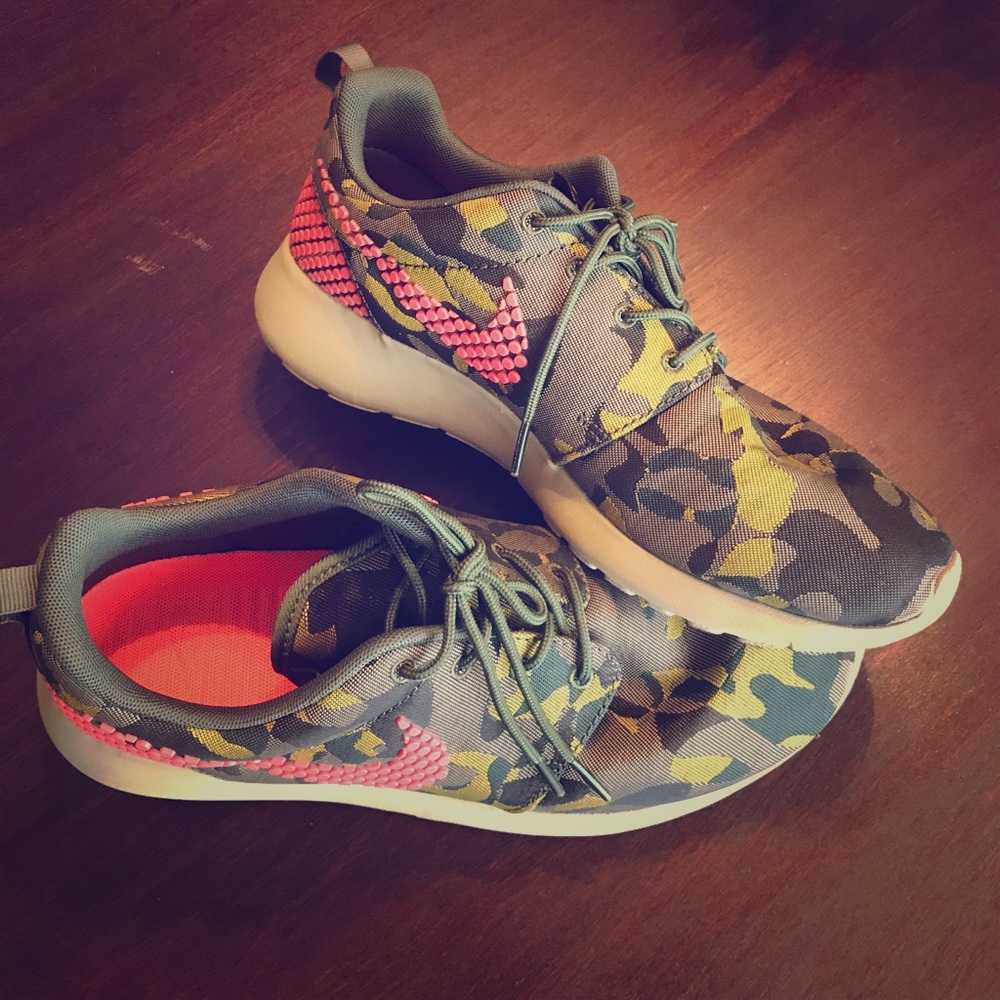 Nike Roshe One Premium Plus Shoes