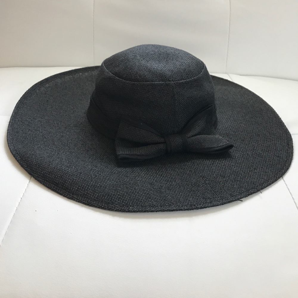 Bow tie hat