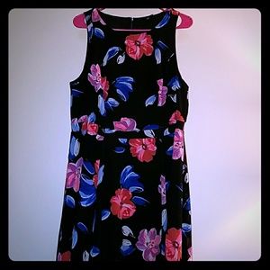 Sleeveless flower print maxi dress