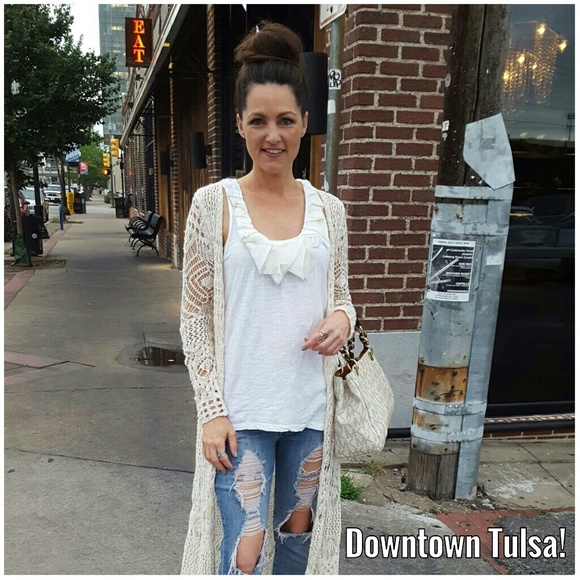 Meet your Posher, Nicole - Picture 2 of 5