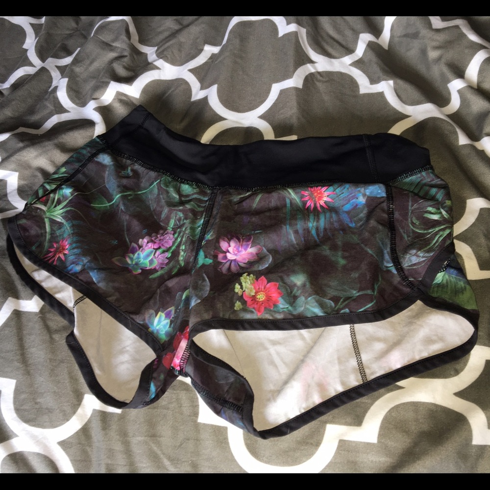 Lululemon shorts!