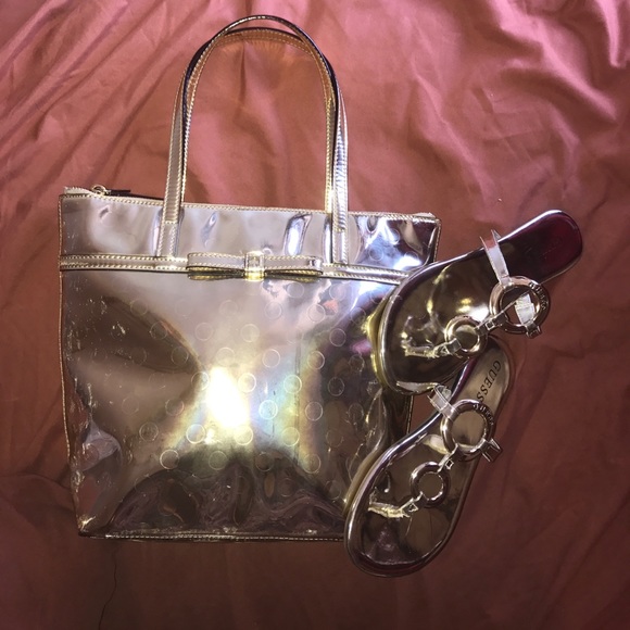 kate spade Handbags - Metallic gold kate ♠️ spade smalltote