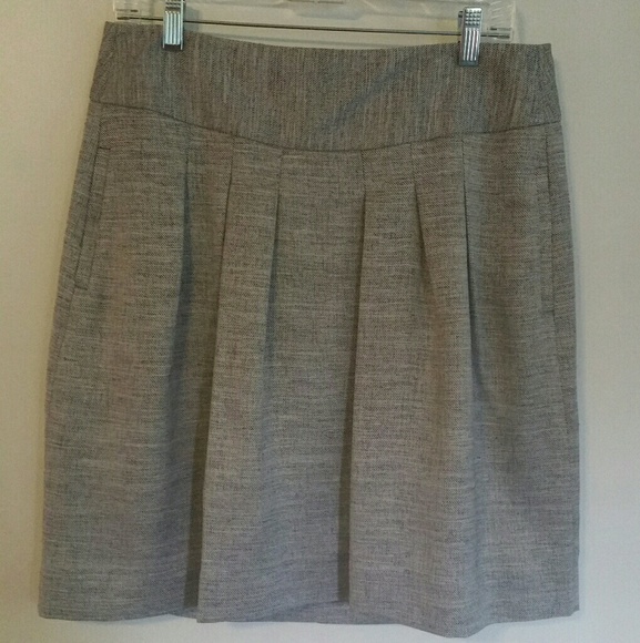 The Limited Skirt sz M gray with pockets! - Picture 1 of 5