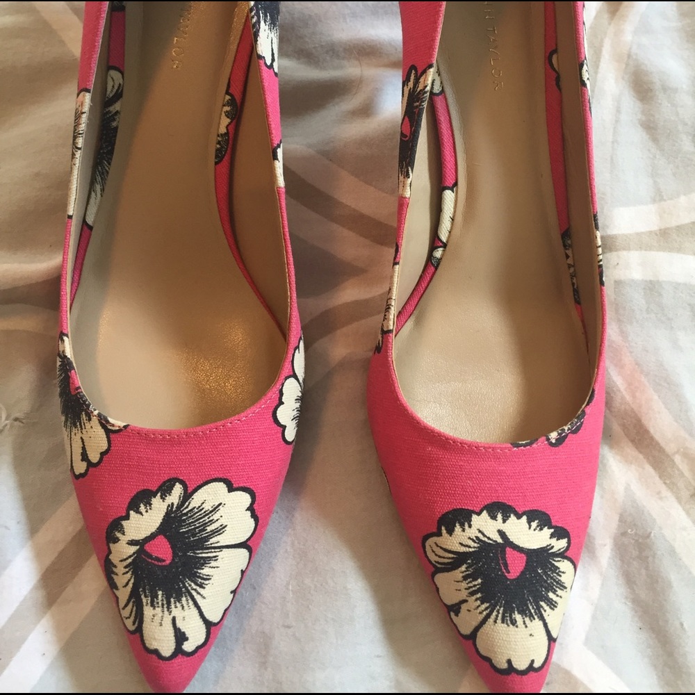 Ann Taylor pumps - Pink with black and white print