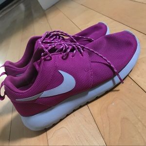 Nike sneakers (Roshes) pink