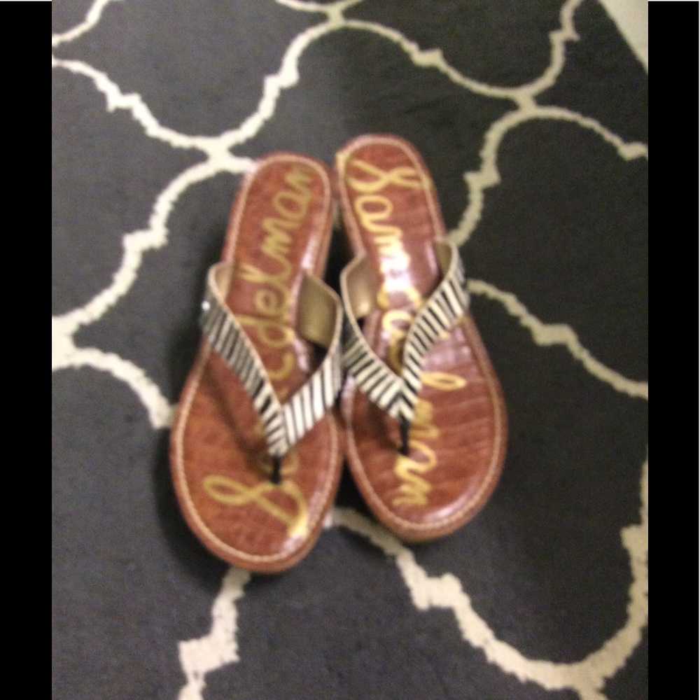 Sandals - Picture 2 of 2