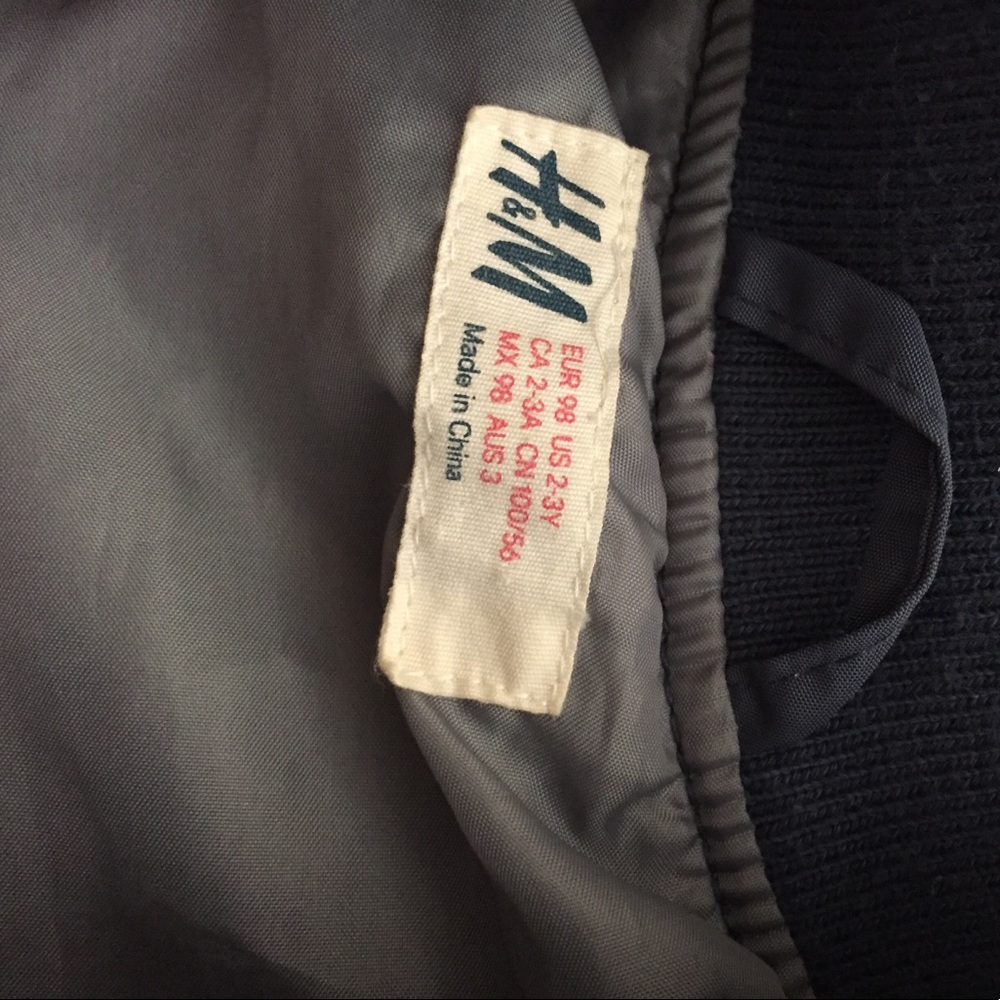 H&M. Adorable jacket. - Picture 2 of 4