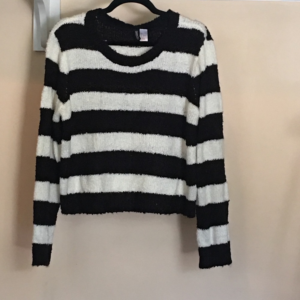 Cropped sweater