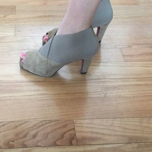 Oh! Healthy heels tan heels