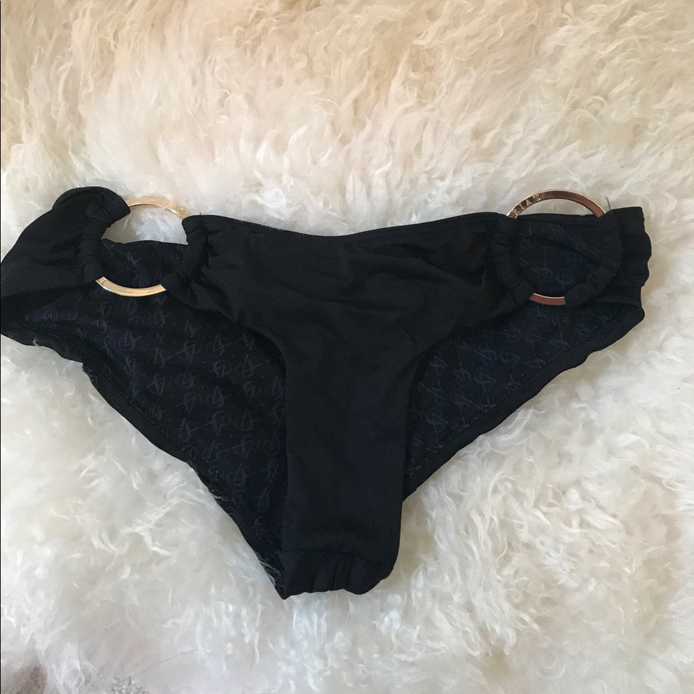 VICTORIA SECRET CHEEKY BOTTOM